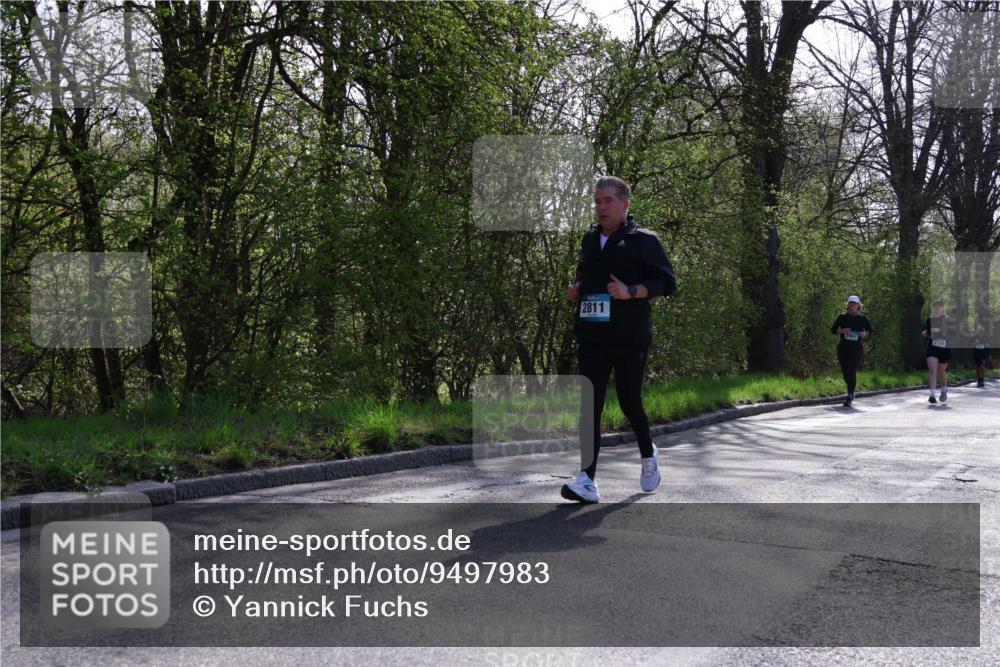 12.04.2026 - 45. Internationalen Wilhelmsburger Insellauf Yannick Fuchs http://msf.ph/oto/9497983 12.04.2026 10:56:03 Laufen 2811, 3967, 2336 meine-sportfotos.de