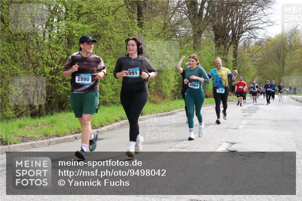 12.04.2026 - 45. Internationalen Wilhelmsburger Insellauf Yannick Fuchs http://msf.ph/oto/9498042 12.04.2026 13:11:13 Laufen 991, 2990, 4064, 3936, 2258 meine-sportfotos.de