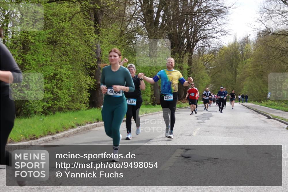 12.04.2026 - 45. Internationalen Wilhelmsburger Insellauf Yannick Fuchs http://msf.ph/oto/9498054 12.04.2026 13:11:14 Laufen 4064, 2257, 2258, 3936 meine-sportfotos.de