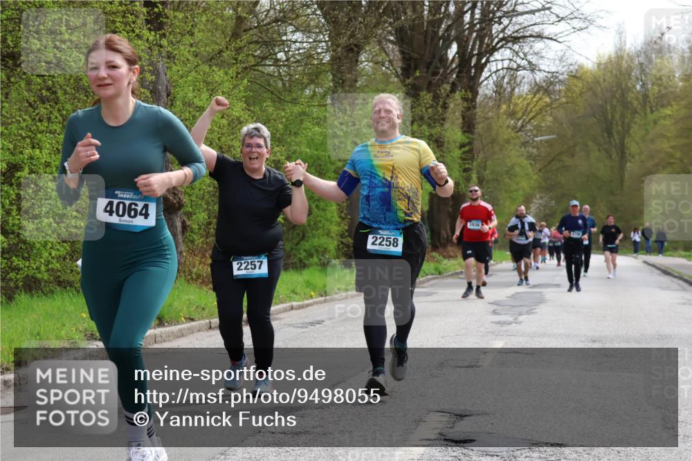 12.04.2026 - 45. Internationalen Wilhelmsburger Insellauf Yannick Fuchs http://msf.ph/oto/9498055 12.04.2026 13:11:14 Laufen 4064, 2257, 2258, 3936 meine-sportfotos.de