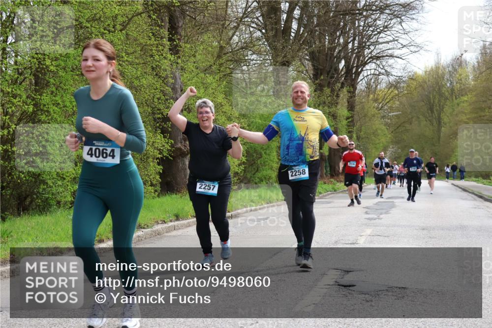 12.04.2026 - 45. Internationalen Wilhelmsburger Insellauf Yannick Fuchs http://msf.ph/oto/9498060 12.04.2026 13:11:14 Laufen 4064, 2257, 2258, 3936 meine-sportfotos.de