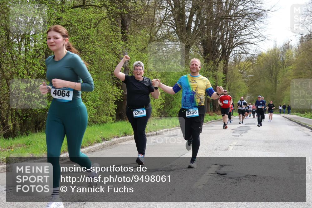 12.04.2026 - 45. Internationalen Wilhelmsburger Insellauf Yannick Fuchs http://msf.ph/oto/9498061 12.04.2026 13:11:15 Laufen 4064, 2257, 2258, 3936 meine-sportfotos.de
