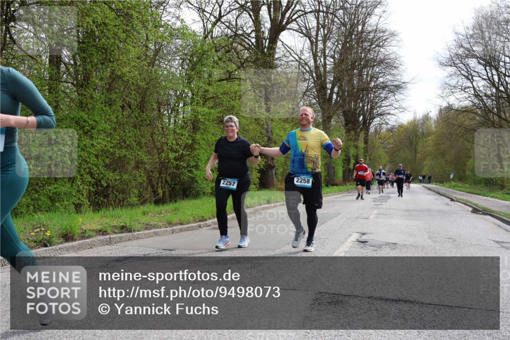 12.04.2026 - 45. Internationalen Wilhelmsburger Insellauf Yannick Fuchs http://msf.ph/oto/9498073 12.04.2026 13:11:16 Laufen 2257, 2258 meine-sportfotos.de