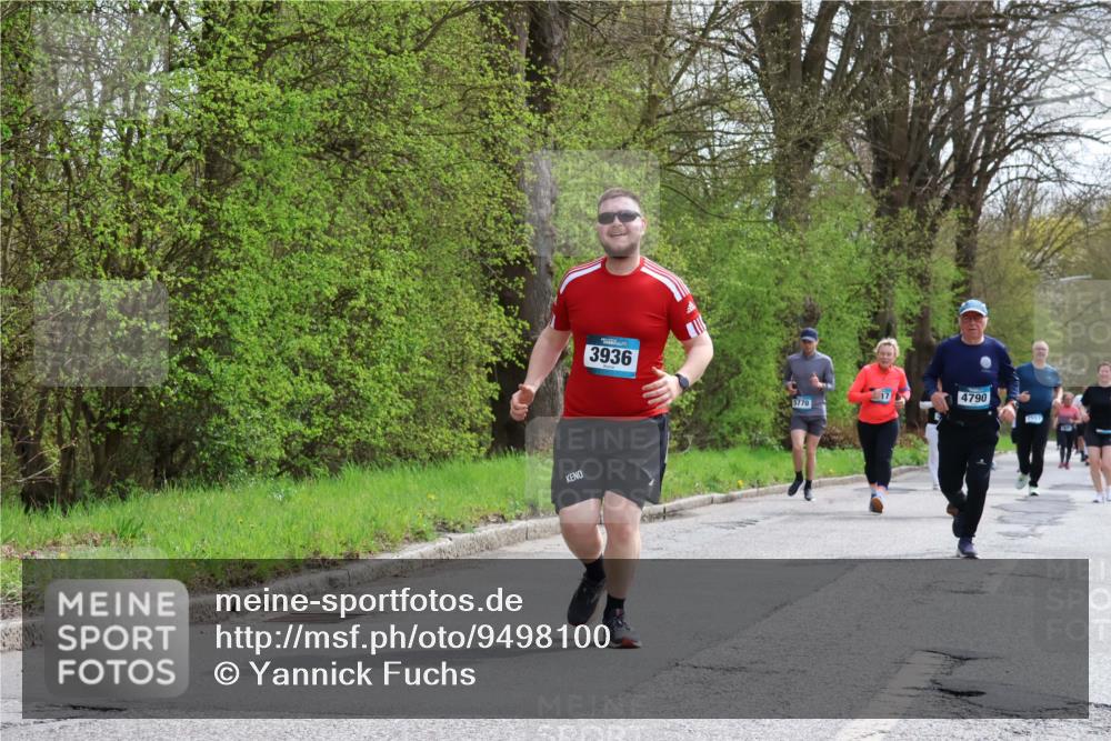 12.04.2026 - 45. Internationalen Wilhelmsburger Insellauf Yannick Fuchs http://msf.ph/oto/9498100 12.04.2026 13:11:21 Laufen 3936, 4790, 5770, 2557 meine-sportfotos.de