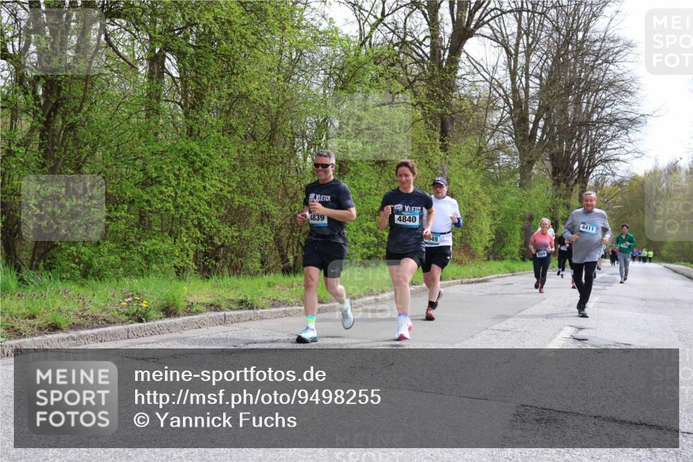 12.04.2026 - 45. Internationalen Wilhelmsburger Insellauf Yannick Fuchs http://msf.ph/oto/9498255 12.04.2026 13:11:36 Laufen 4839, 4840, 049, 4411 meine-sportfotos.de