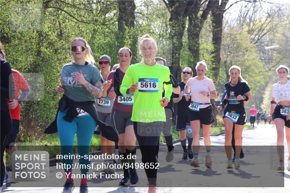 12.04.2026 - 45. Internationalen Wilhelmsburger Insellauf Yannick Fuchs http://msf.ph/oto/9498652 12.04.2026 10:58:51 Laufen 24, 2739, 3405, 5616, 45, 220, 3847, 3832, 383 meine-sportfotos.de