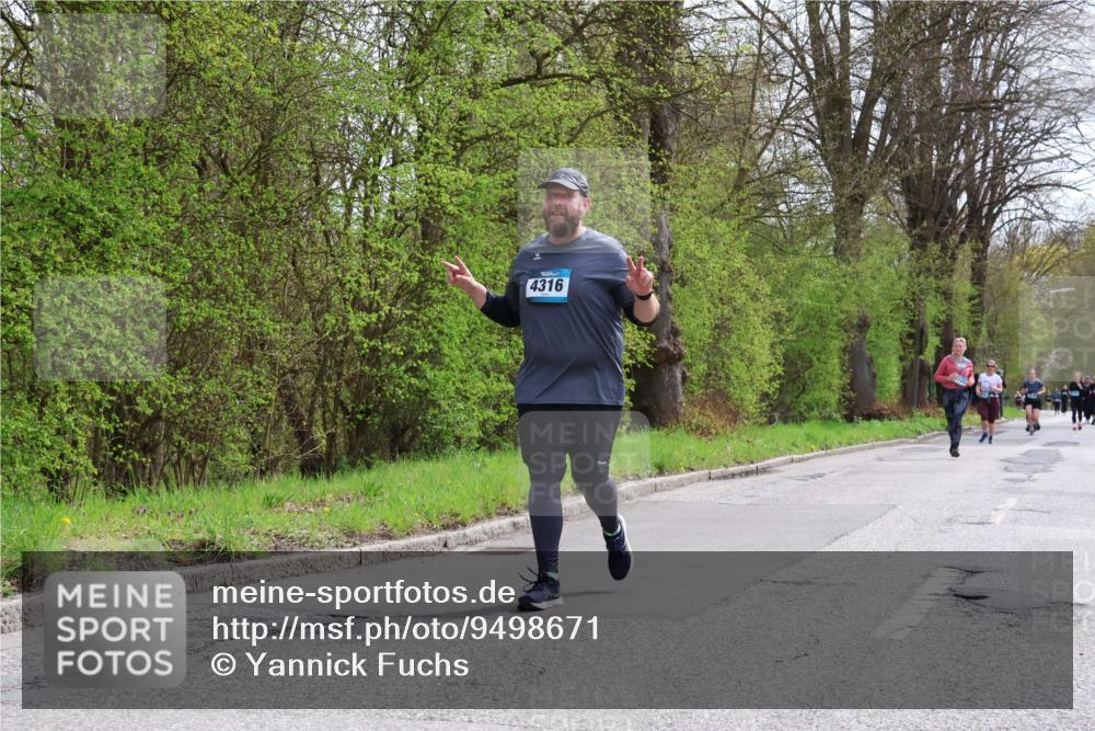 12.04.2026 - 45. Internationalen Wilhelmsburger Insellauf Yannick Fuchs http://msf.ph/oto/9498671 12.04.2026 13:12:28 Laufen 4316 meine-sportfotos.de