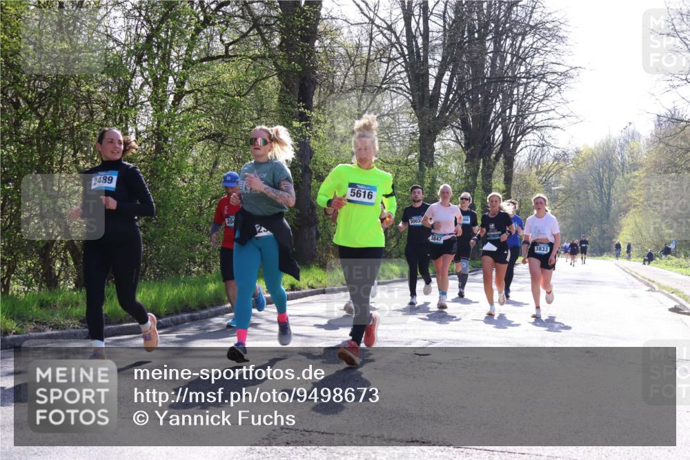12.04.2026 - 45. Internationalen Wilhelmsburger Insellauf Yannick Fuchs http://msf.ph/oto/9498673 12.04.2026 10:58:52 Laufen 2489, 5616, 3003, 3833 meine-sportfotos.de
