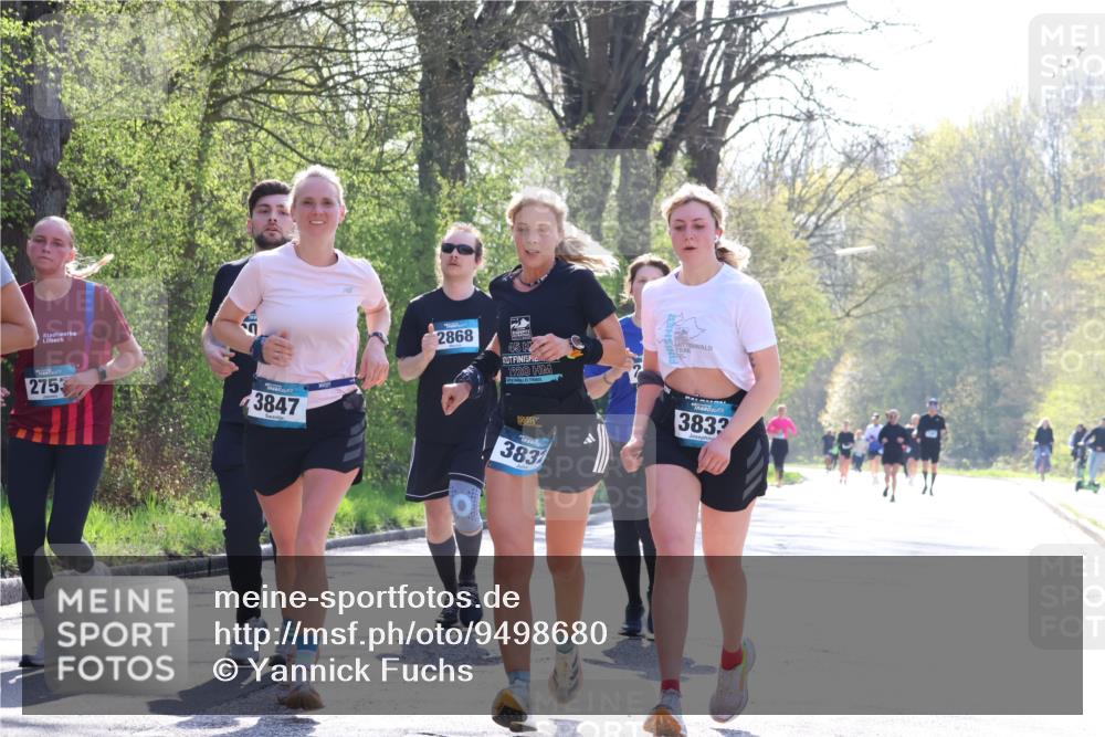 12.04.2026 - 45. Internationalen Wilhelmsburger Insellauf Yannick Fuchs http://msf.ph/oto/9498680 12.04.2026 10:58:54 Laufen 2753, 3847, 2868, 45, 1220, 383, 3833 meine-sportfotos.de