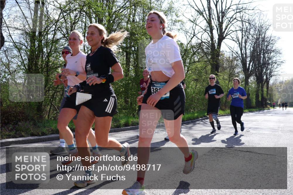 12.04.2026 - 45. Internationalen Wilhelmsburger Insellauf Yannick Fuchs http://msf.ph/oto/9498717 12.04.2026 10:58:57 Laufen 4, 3, 2023, 38, 2868, 2867 meine-sportfotos.de
