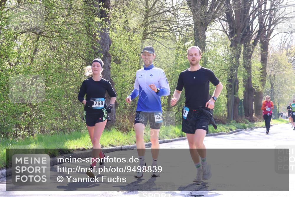12.04.2026 - 45. Internationalen Wilhelmsburger Insellauf Yannick Fuchs http://msf.ph/oto/9498839 12.04.2026 10:59:21 Laufen 3758, 425, 4548 meine-sportfotos.de