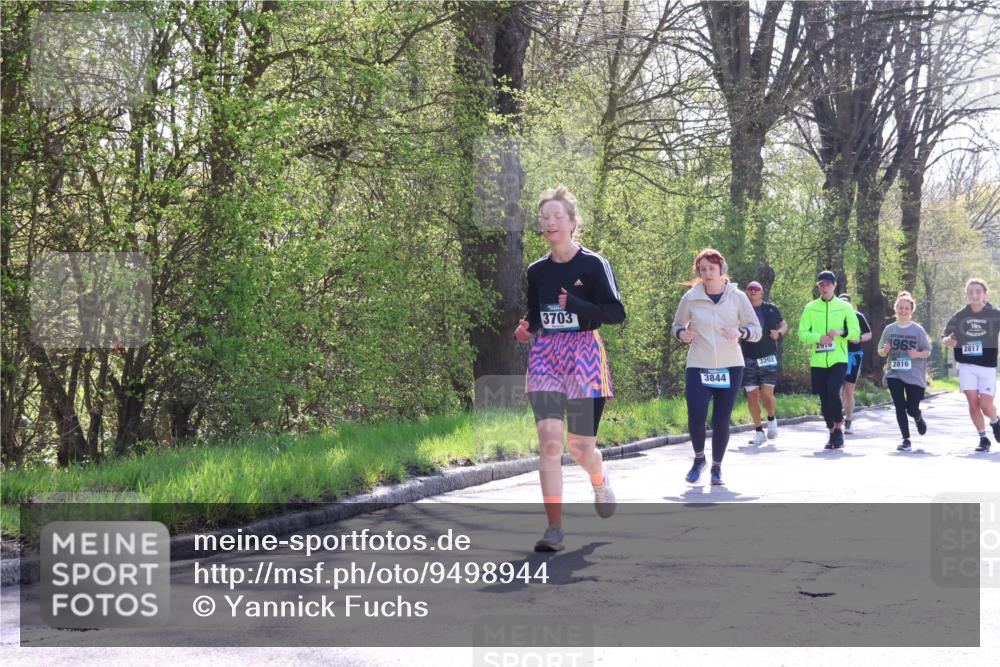 12.04.2026 - 45. Internationalen Wilhelmsburger Insellauf Yannick Fuchs http://msf.ph/oto/9498944 12.04.2026 10:59:38 Laufen 3703, 2910, 1965, 2817, 3202, 2816, 3844 meine-sportfotos.de