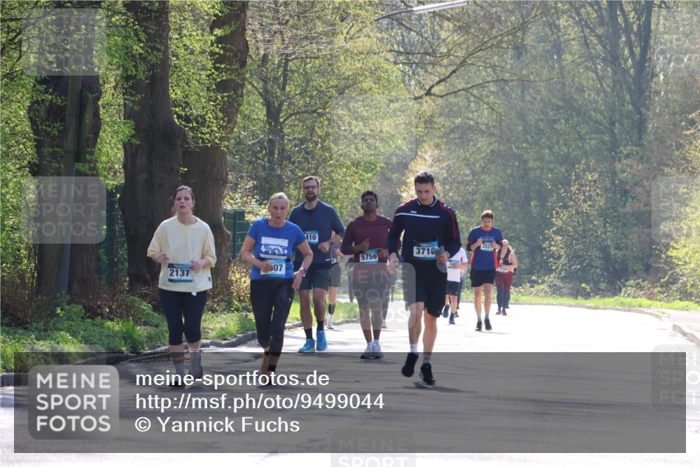12.04.2026 - 45. Internationalen Wilhelmsburger Insellauf Yannick Fuchs http://msf.ph/oto/9499044 12.04.2026 11:00:08 Laufen 507, 2137, 410, 5756, 3719, 2823 meine-sportfotos.de