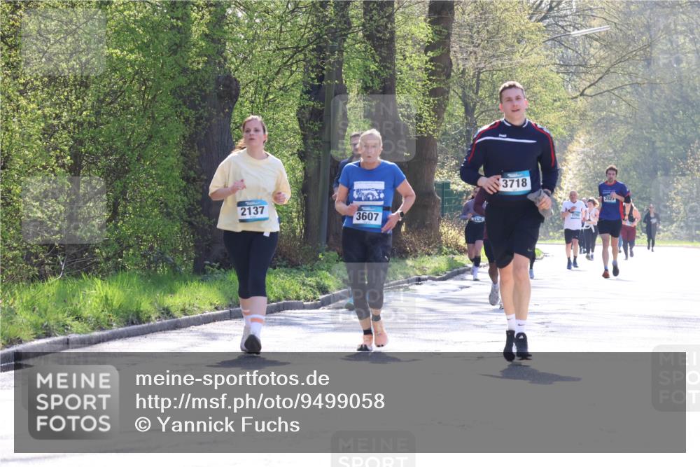 12.04.2026 - 45. Internationalen Wilhelmsburger Insellauf Yannick Fuchs http://msf.ph/oto/9499058 12.04.2026 11:00:14 Laufen 2137, 3607, 230, 3718, 2295, 2823 meine-sportfotos.de
