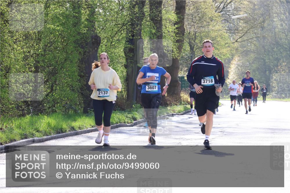 12.04.2026 - 45. Internationalen Wilhelmsburger Insellauf Yannick Fuchs http://msf.ph/oto/9499060 12.04.2026 11:00:14 Laufen 3718, 3607, 282, 2137 meine-sportfotos.de