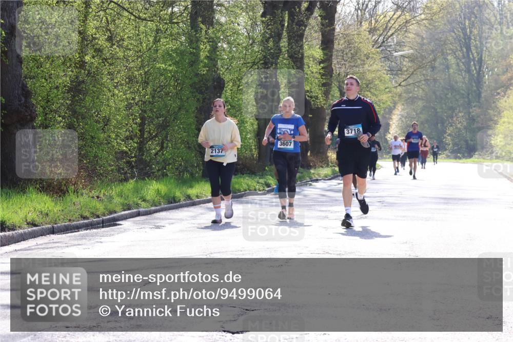 12.04.2026 - 45. Internationalen Wilhelmsburger Insellauf Yannick Fuchs http://msf.ph/oto/9499064 12.04.2026 11:00:15 Laufen 2137, 3718, 3607 meine-sportfotos.de