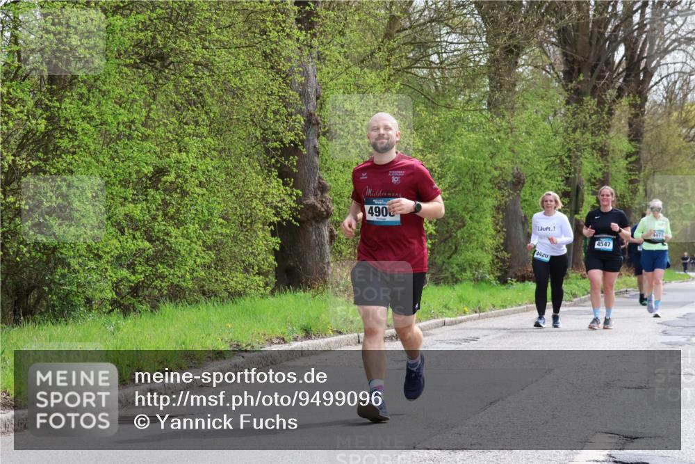 12.04.2026 - 45. Internationalen Wilhelmsburger Insellauf Yannick Fuchs http://msf.ph/oto/9499096 12.04.2026 13:13:29 Laufen 10, 490, 442, 4547, 4471 meine-sportfotos.de