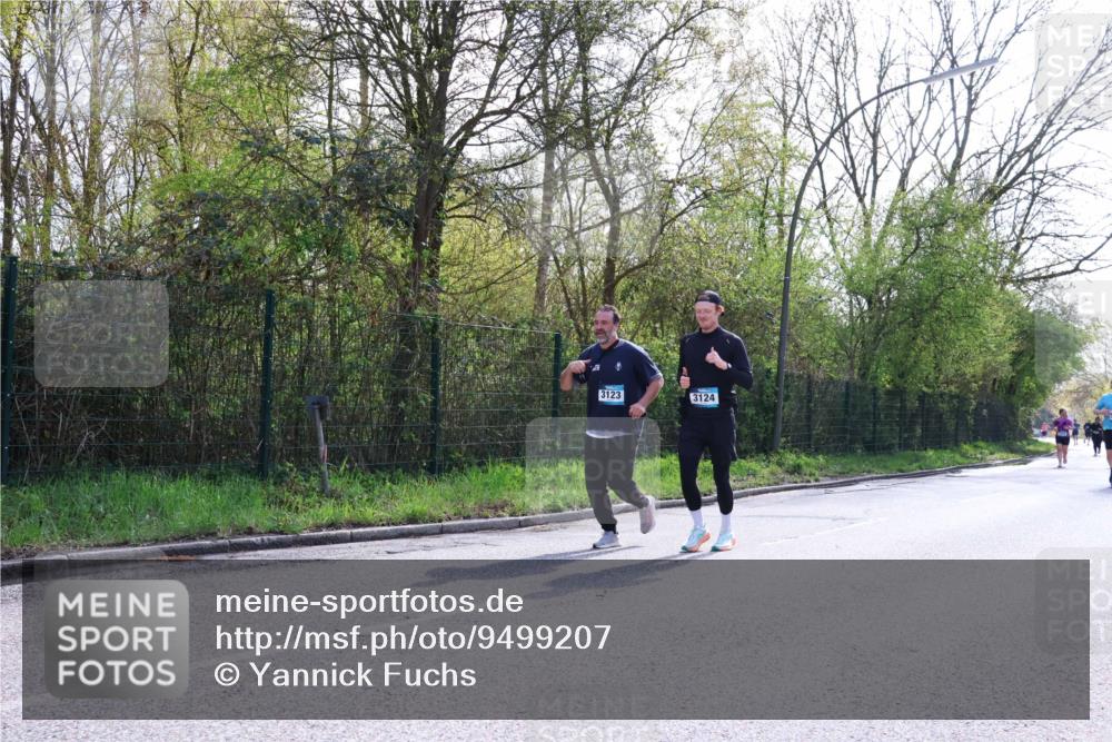 12.04.2026 - 45. Internationalen Wilhelmsburger Insellauf Yannick Fuchs http://msf.ph/oto/9499207 12.04.2026 11:05:16 Laufen 3123, 3124 meine-sportfotos.de
