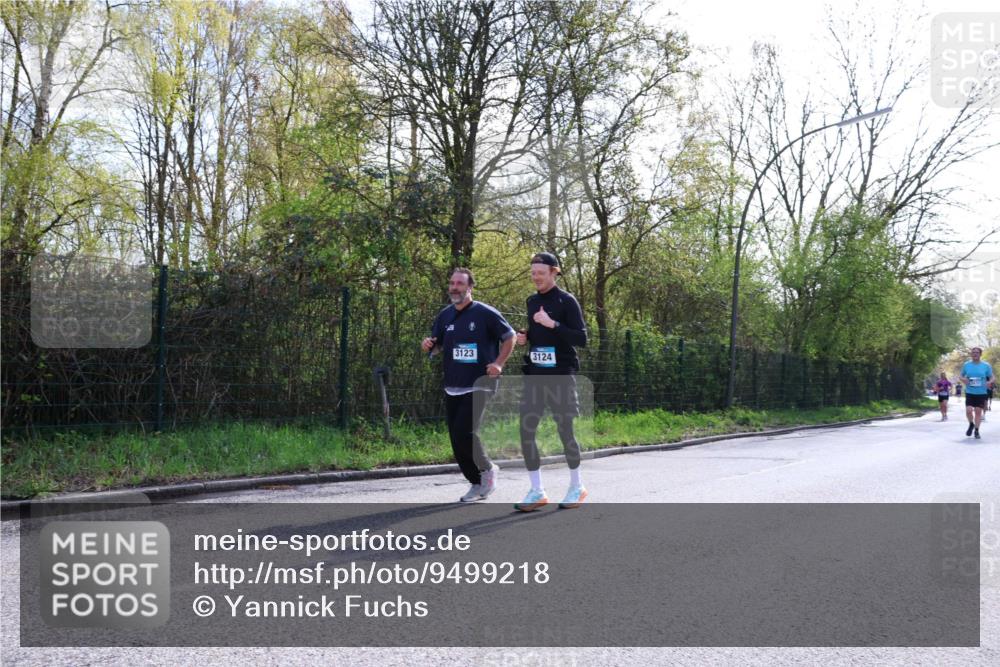 12.04.2026 - 45. Internationalen Wilhelmsburger Insellauf Yannick Fuchs http://msf.ph/oto/9499218 12.04.2026 11:05:17 Laufen 3123, 3124 meine-sportfotos.de
