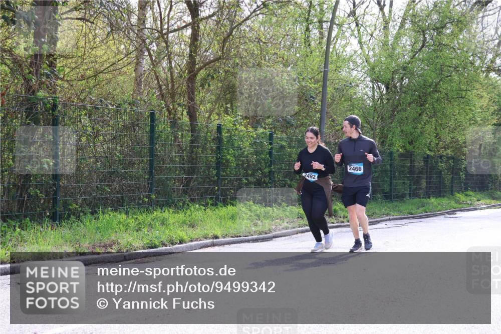 12.04.2026 - 45. Internationalen Wilhelmsburger Insellauf Yannick Fuchs http://msf.ph/oto/9499342 12.04.2026 11:05:33 Laufen 2492, 2466 meine-sportfotos.de