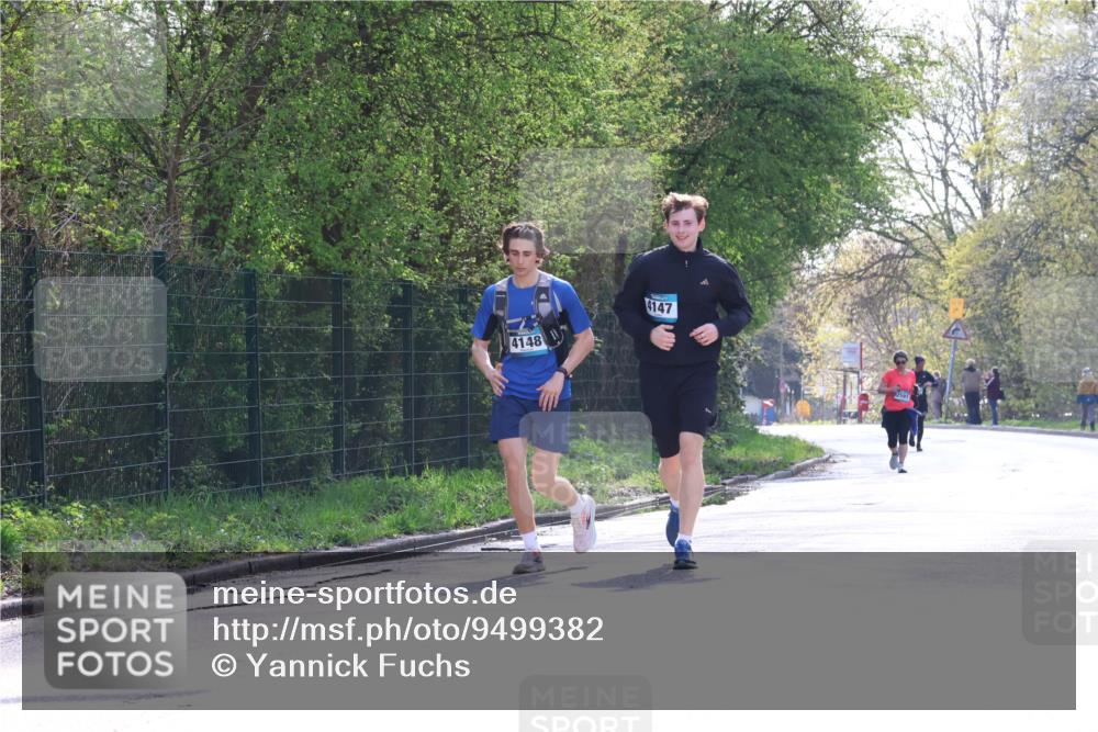 12.04.2026 - 45. Internationalen Wilhelmsburger Insellauf Yannick Fuchs http://msf.ph/oto/9499382 12.04.2026 11:05:42 Laufen 4148, 4147 meine-sportfotos.de