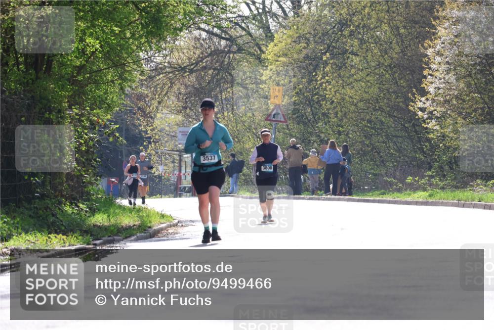 12.04.2026 - 45. Internationalen Wilhelmsburger Insellauf Yannick Fuchs http://msf.ph/oto/9499466 12.04.2026 11:06:14 Laufen 4374, 2588, 3537, 3808 meine-sportfotos.de