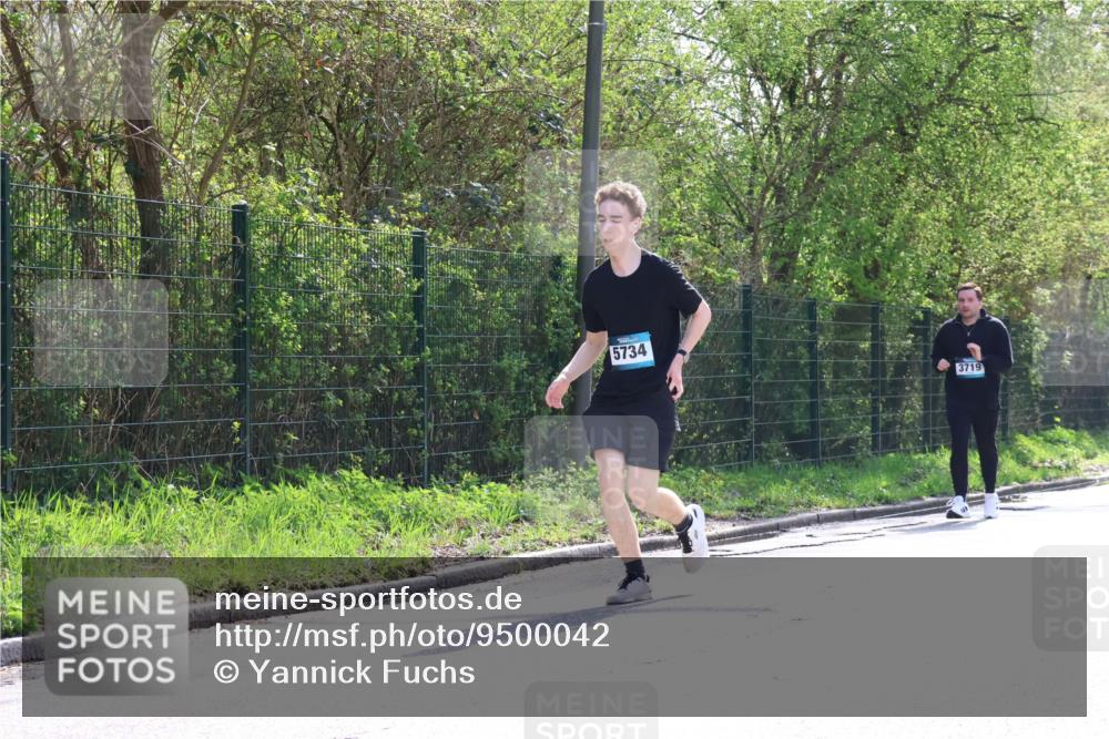 12.04.2026 - 45. Internationalen Wilhelmsburger Insellauf Yannick Fuchs http://msf.ph/oto/9500042 12.04.2026 11:09:24 Laufen 5734, 3719 meine-sportfotos.de