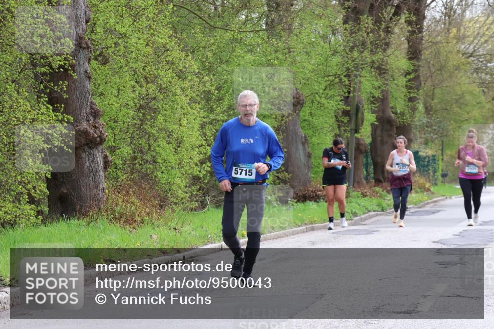 12.04.2026 - 45. Internationalen Wilhelmsburger Insellauf Yannick Fuchs http://msf.ph/oto/9500043 12.04.2026 13:16:22 Laufen 5715, 2587, 2909 meine-sportfotos.de