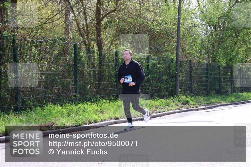12.04.2026 - 45. Internationalen Wilhelmsburger Insellauf Yannick Fuchs http://msf.ph/oto/9500071 12.04.2026 11:09:29 Laufen 3719 meine-sportfotos.de
