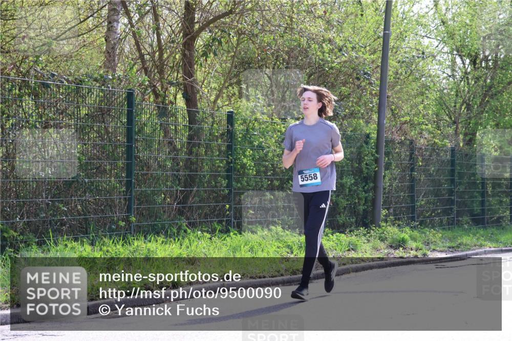 12.04.2026 - 45. Internationalen Wilhelmsburger Insellauf Yannick Fuchs http://msf.ph/oto/9500090 12.04.2026 11:09:34 Laufen 5558 meine-sportfotos.de