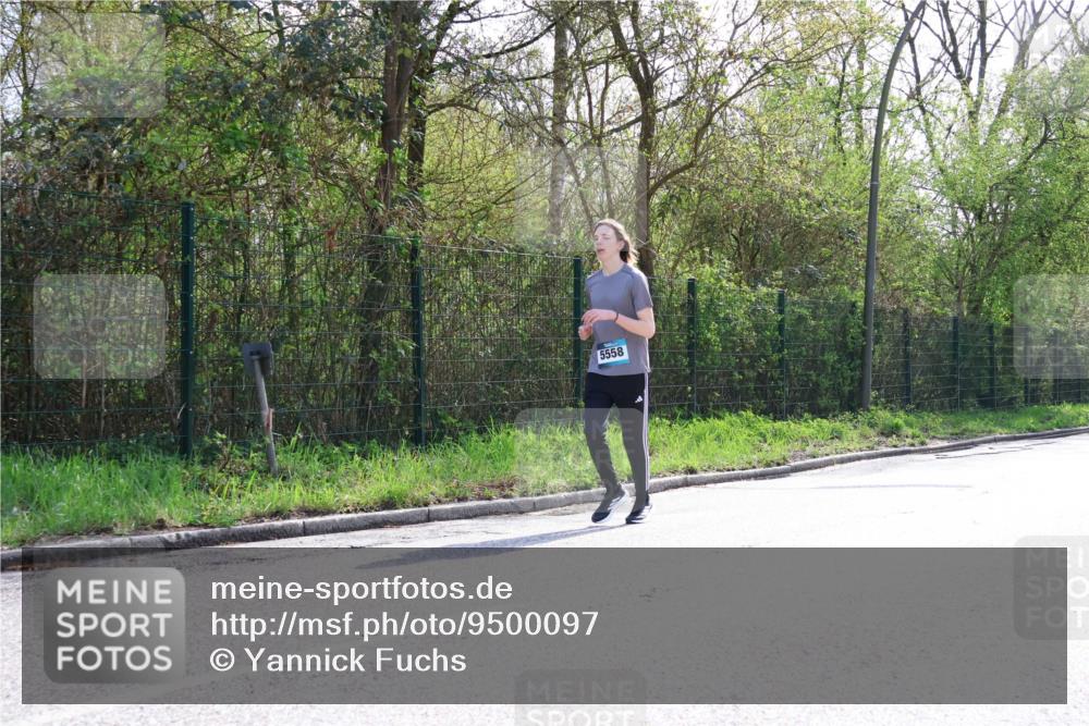12.04.2026 - 45. Internationalen Wilhelmsburger Insellauf Yannick Fuchs http://msf.ph/oto/9500097 12.04.2026 11:09:35 Laufen 5558 meine-sportfotos.de