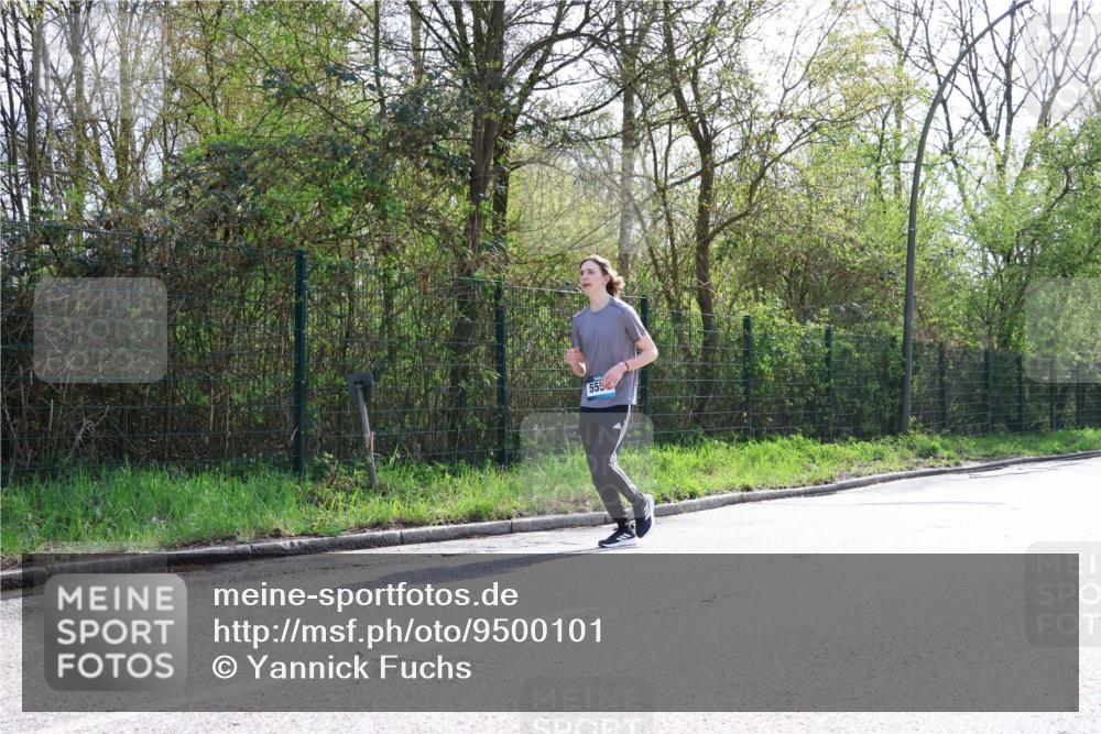 12.04.2026 - 45. Internationalen Wilhelmsburger Insellauf Yannick Fuchs http://msf.ph/oto/9500101 12.04.2026 11:09:36 Laufen 555 meine-sportfotos.de