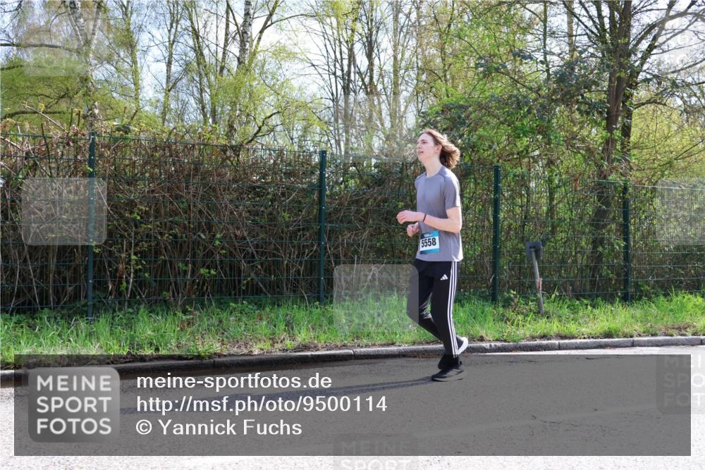 12.04.2026 - 45. Internationalen Wilhelmsburger Insellauf Yannick Fuchs http://msf.ph/oto/9500114 12.04.2026 11:09:37 Laufen 5558 meine-sportfotos.de