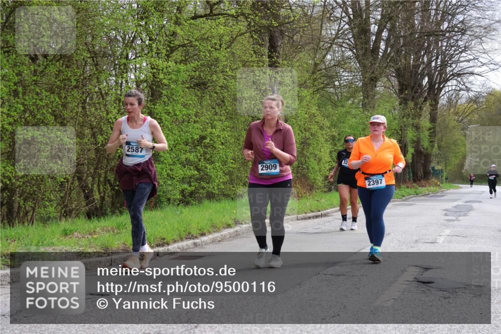 12.04.2026 - 45. Internationalen Wilhelmsburger Insellauf Yannick Fuchs http://msf.ph/oto/9500116 12.04.2026 13:16:33 Laufen 2587, 2909, 2397 meine-sportfotos.de