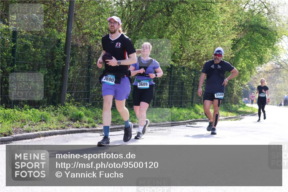 12.04.2026 - 45. Internationalen Wilhelmsburger Insellauf Yannick Fuchs http://msf.ph/oto/9500120 12.04.2026 11:09:41 Laufen 3690, 3689, 5559, 3196 meine-sportfotos.de