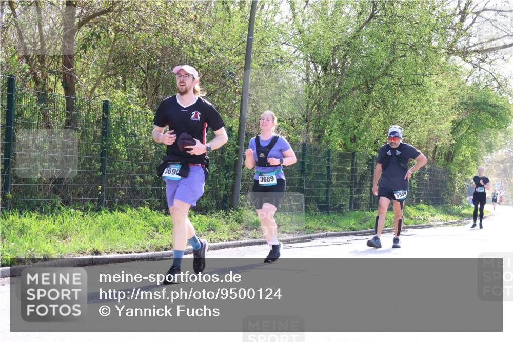 12.04.2026 - 45. Internationalen Wilhelmsburger Insellauf Yannick Fuchs http://msf.ph/oto/9500124 12.04.2026 11:09:42 Laufen 3690, 3689, 5559, 3196 meine-sportfotos.de
