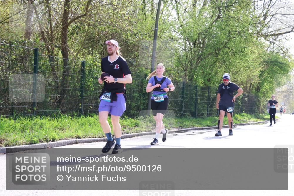 12.04.2026 - 45. Internationalen Wilhelmsburger Insellauf Yannick Fuchs http://msf.ph/oto/9500126 12.04.2026 11:09:42 Laufen 369, 3689, 5559, 3196 meine-sportfotos.de