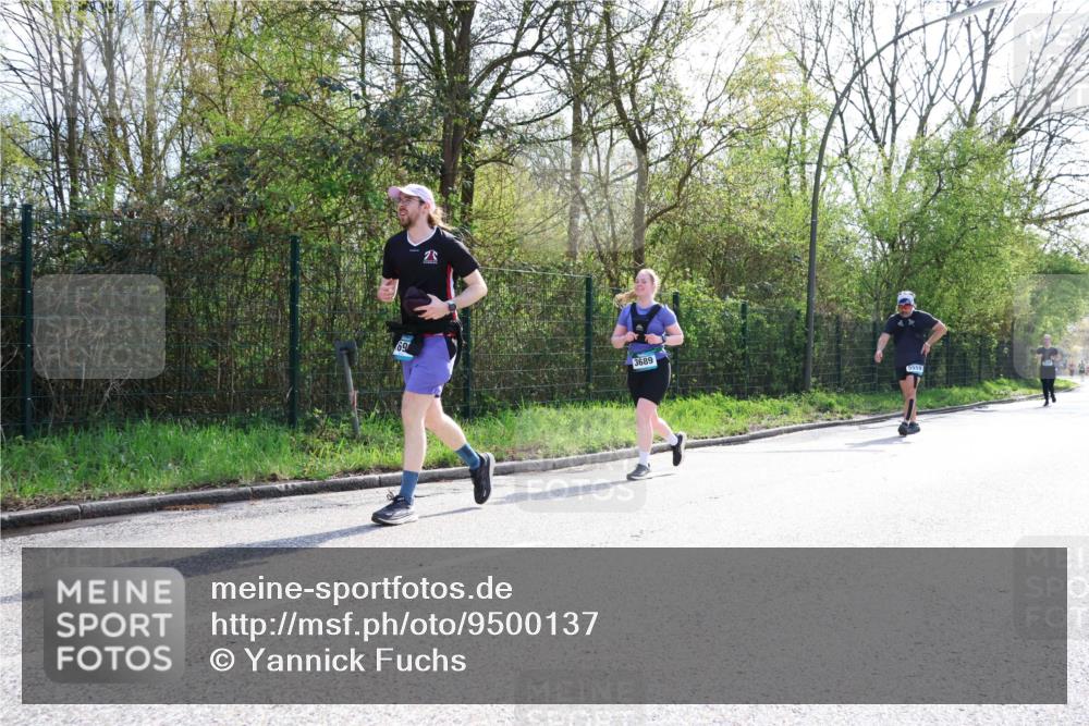 12.04.2026 - 45. Internationalen Wilhelmsburger Insellauf Yannick Fuchs http://msf.ph/oto/9500137 12.04.2026 11:09:44 Laufen 69, 3689, 5559 meine-sportfotos.de
