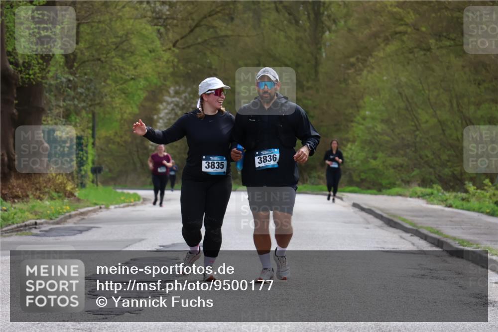 12.04.2026 - 45. Internationalen Wilhelmsburger Insellauf Yannick Fuchs http://msf.ph/oto/9500177 12.04.2026 13:16:43 Laufen 3835, 3836 meine-sportfotos.de