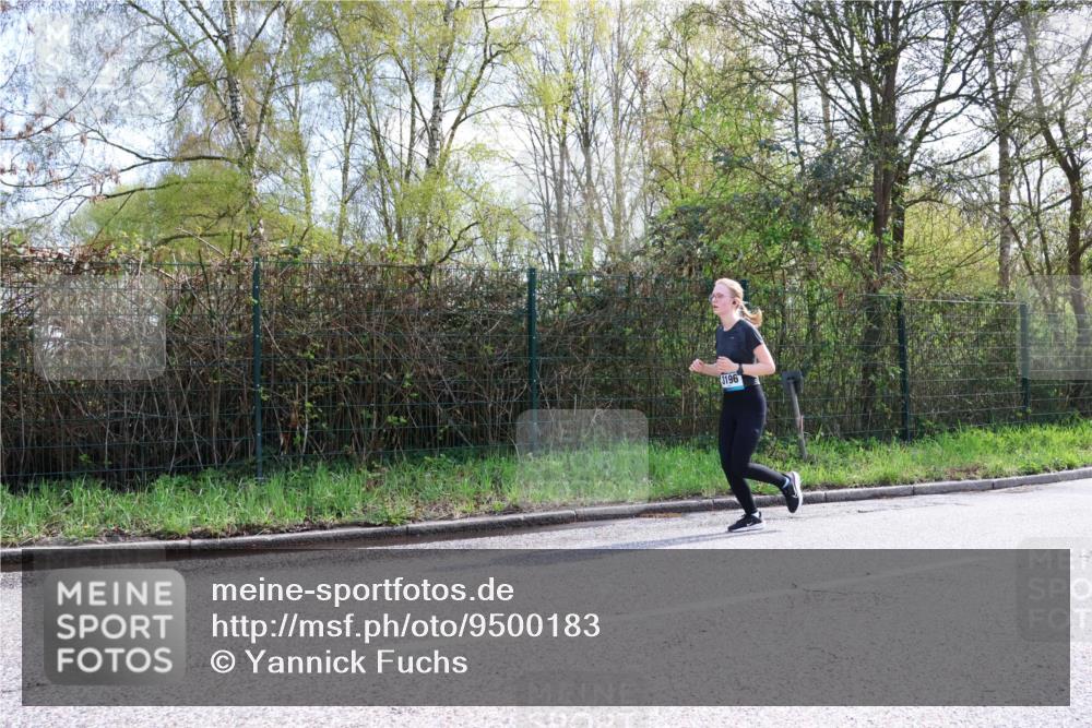 12.04.2026 - 45. Internationalen Wilhelmsburger Insellauf Yannick Fuchs http://msf.ph/oto/9500183 12.04.2026 11:09:54 Laufen 3196 meine-sportfotos.de