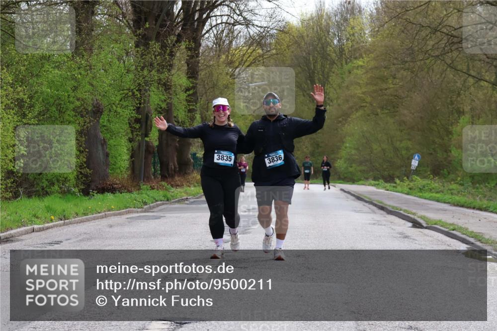 12.04.2026 - 45. Internationalen Wilhelmsburger Insellauf Yannick Fuchs http://msf.ph/oto/9500211 12.04.2026 13:16:47 Laufen 3835, 3836 meine-sportfotos.de