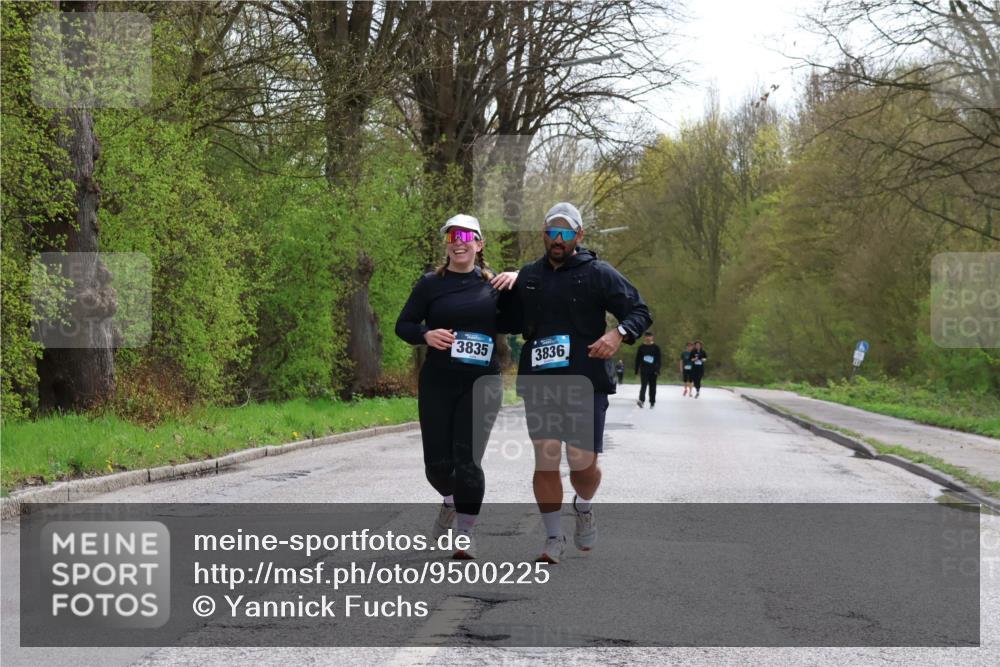 12.04.2026 - 45. Internationalen Wilhelmsburger Insellauf Yannick Fuchs http://msf.ph/oto/9500225 12.04.2026 13:16:49 Laufen 3835, 3836 meine-sportfotos.de