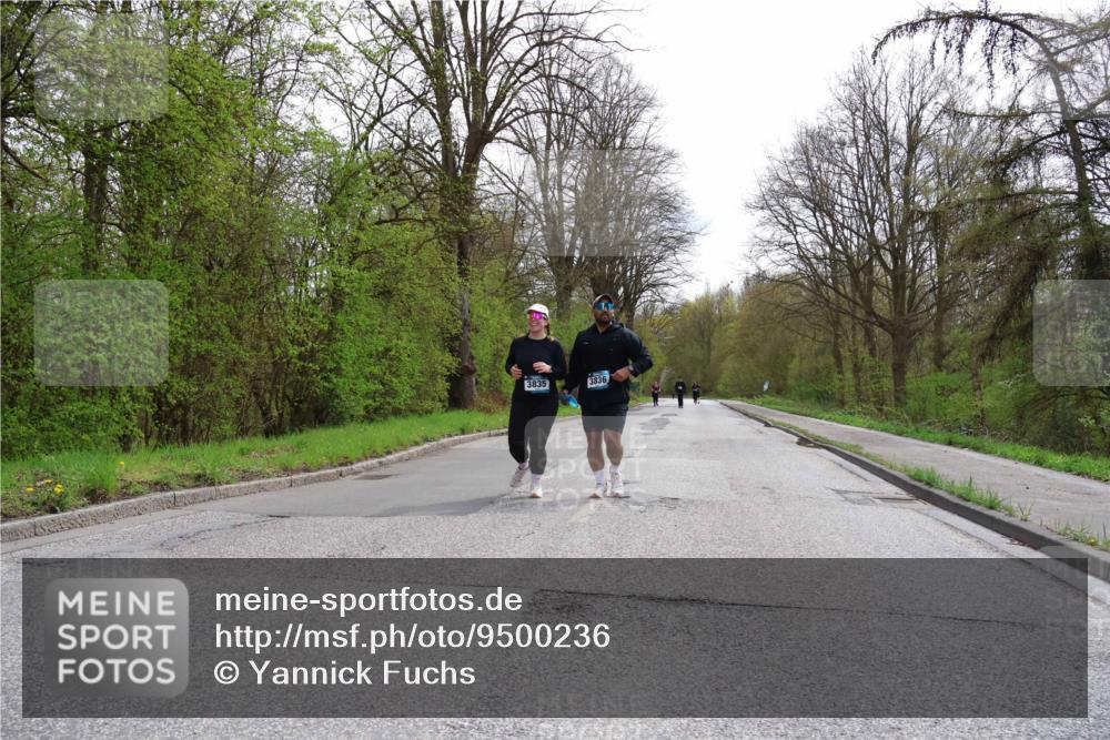 12.04.2026 - 45. Internationalen Wilhelmsburger Insellauf Yannick Fuchs http://msf.ph/oto/9500236 12.04.2026 13:16:50 Laufen 3835, 3836 meine-sportfotos.de
