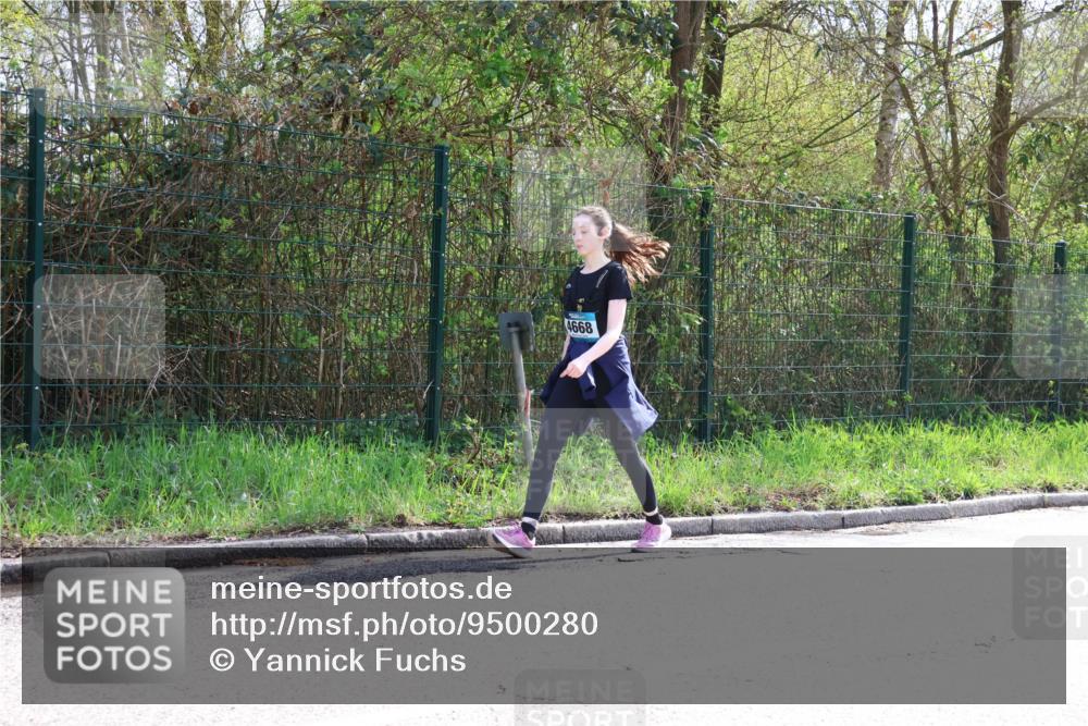 12.04.2026 - 45. Internationalen Wilhelmsburger Insellauf Yannick Fuchs http://msf.ph/oto/9500280 12.04.2026 11:10:36 Laufen 4668 meine-sportfotos.de