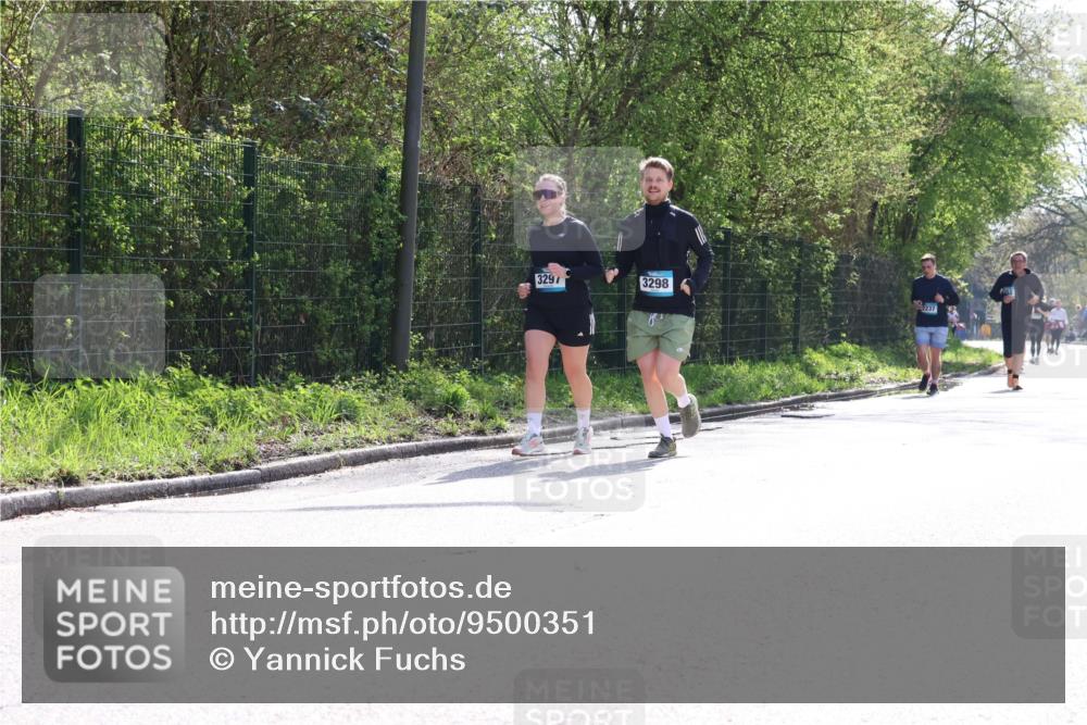 12.04.2026 - 45. Internationalen Wilhelmsburger Insellauf Yannick Fuchs http://msf.ph/oto/9500351 12.04.2026 11:10:57 Laufen 3297, 3298, 2237 meine-sportfotos.de
