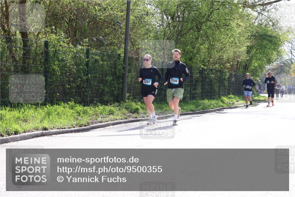 12.04.2026 - 45. Internationalen Wilhelmsburger Insellauf Yannick Fuchs http://msf.ph/oto/9500355 12.04.2026 11:10:58 Laufen 3297, 3298, 2237 meine-sportfotos.de