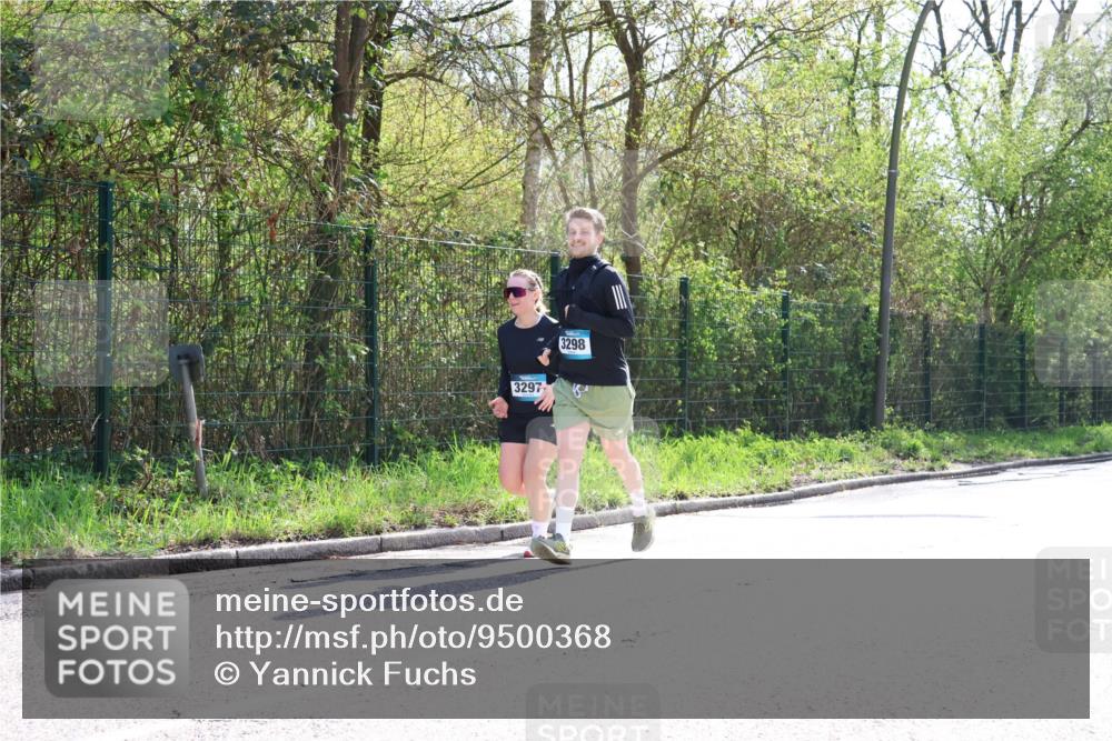 12.04.2026 - 45. Internationalen Wilhelmsburger Insellauf Yannick Fuchs http://msf.ph/oto/9500368 12.04.2026 11:11:00 Laufen 3297, 3298 meine-sportfotos.de