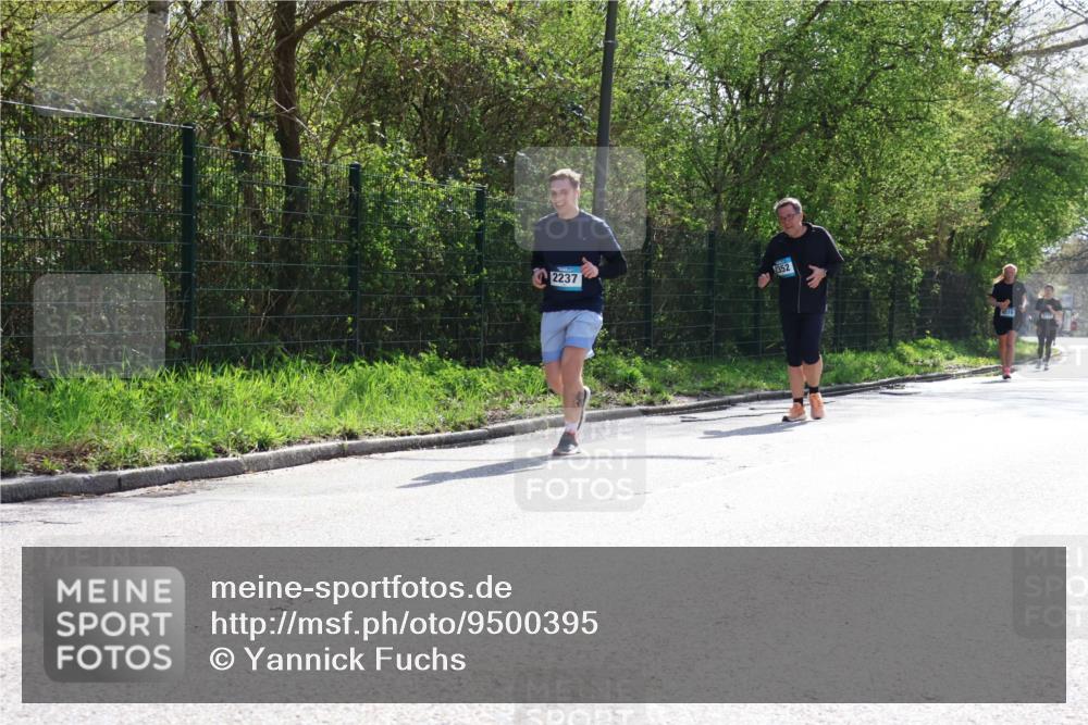 12.04.2026 - 45. Internationalen Wilhelmsburger Insellauf Yannick Fuchs http://msf.ph/oto/9500395 12.04.2026 11:11:05 Laufen 352, 2237 meine-sportfotos.de