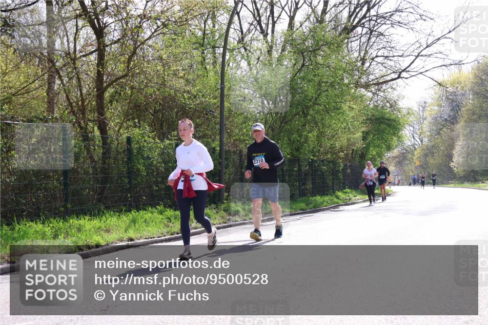 12.04.2026 - 45. Internationalen Wilhelmsburger Insellauf Yannick Fuchs http://msf.ph/oto/9500528 12.04.2026 11:11:30 Laufen 2310, 316 meine-sportfotos.de