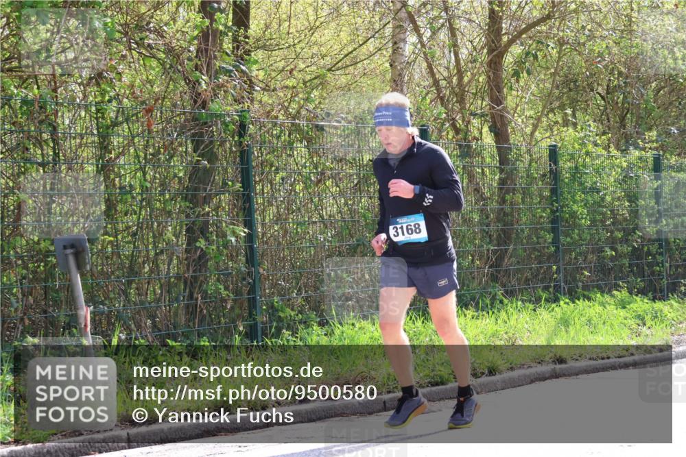 12.04.2026 - 45. Internationalen Wilhelmsburger Insellauf Yannick Fuchs http://msf.ph/oto/9500580 12.04.2026 11:11:40 Laufen 3168 meine-sportfotos.de